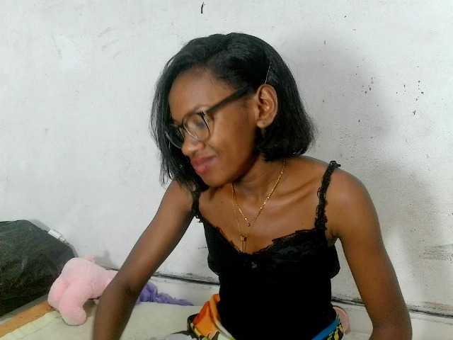 Claudiaah live cam on BongaCams