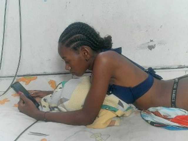 Claudiaah live cam on BongaCams