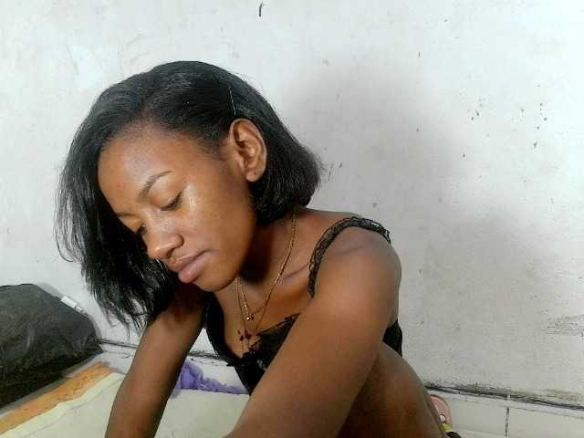 Claudiaah live webcam show