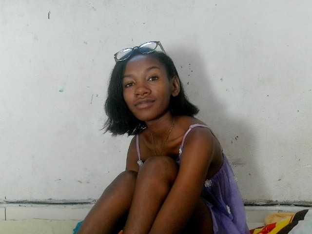 Claudiaah live cam on BongaCams