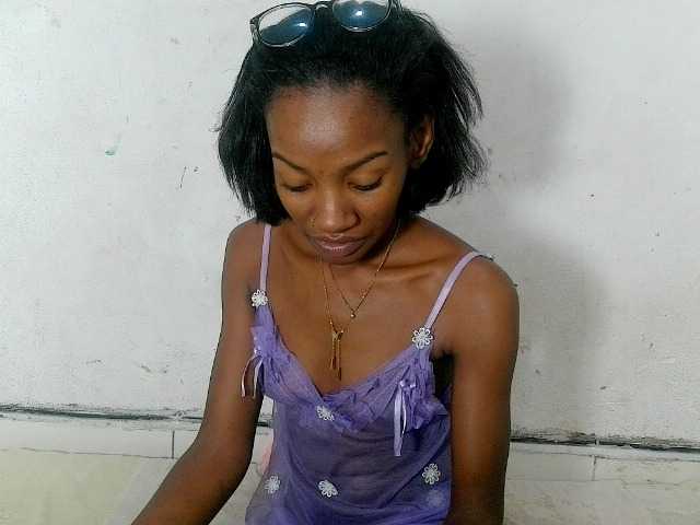 Claudiaah live cam on BongaCams