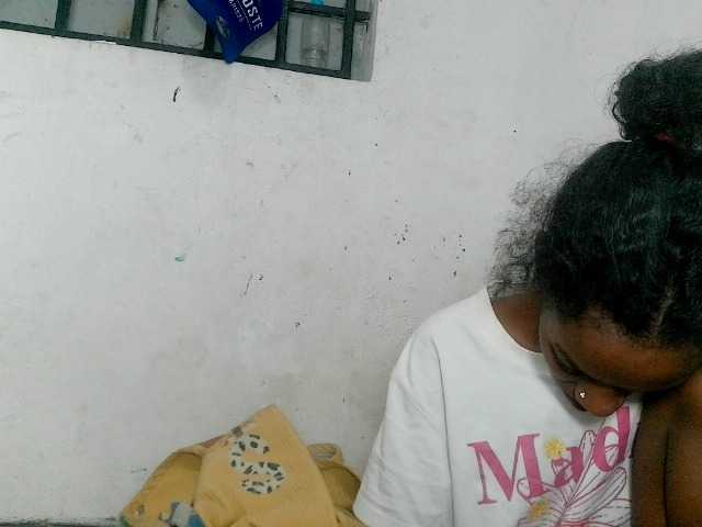 Claudiaah live cam on BongaCams