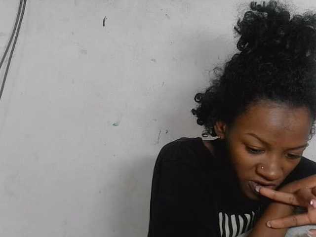 Claudiaah live cam on BongaCams