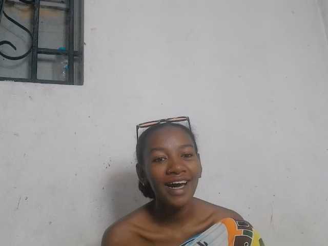 Claudiaah live cam on BongaCams
