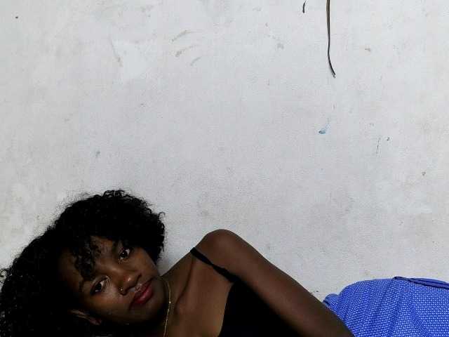 Claudiaah live cam on BongaCams
