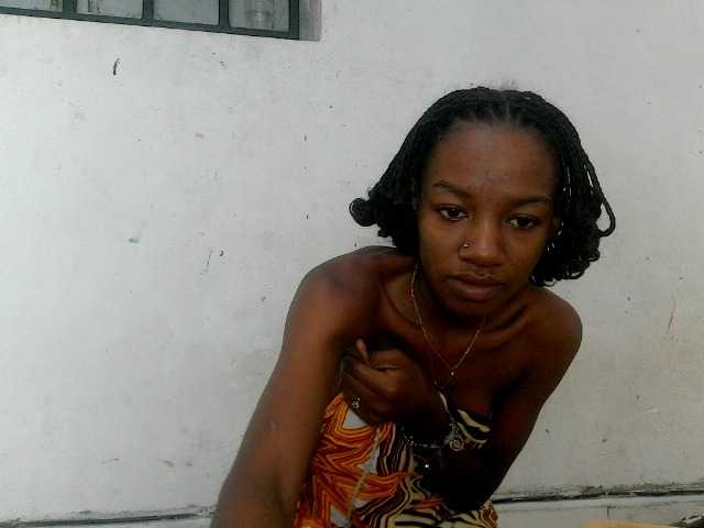 Claudiaah live cam on BongaCams