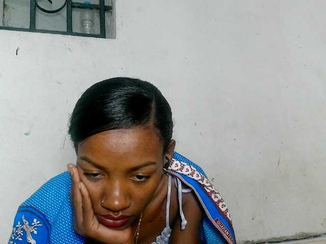 Claudiaah live cam on BongaCams