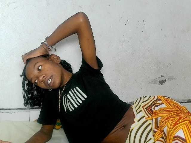 Claudiaah live cam on BongaCams