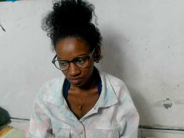 Claudiaah live cam on BongaCams