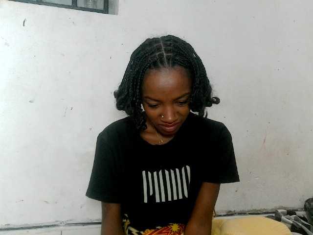 Claudiaah live cam on BongaCams