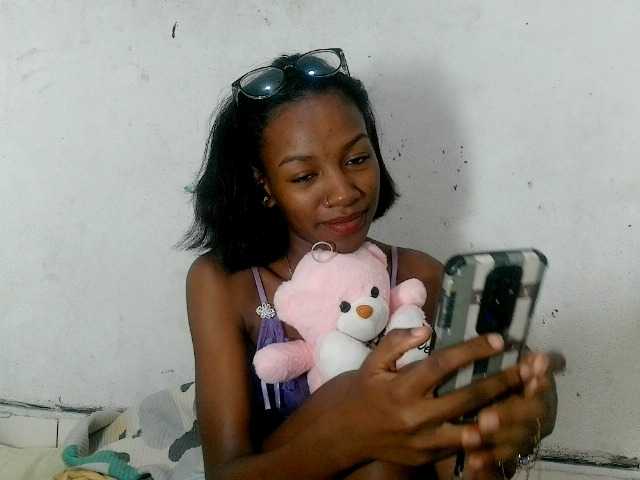 Claudiaah live webcam show