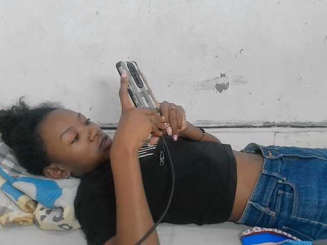 Claudiaah live cam on BongaCams