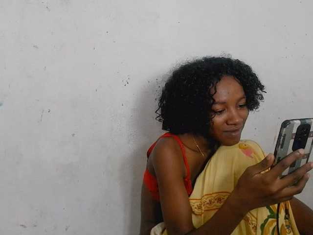Claudiaah live cam on BongaCams