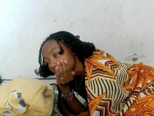Claudiaah live cam