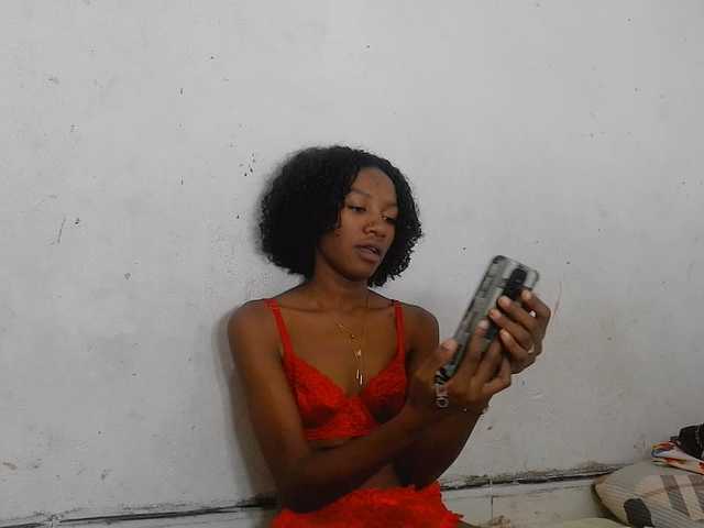 Claudiaah live cam on BongaCams