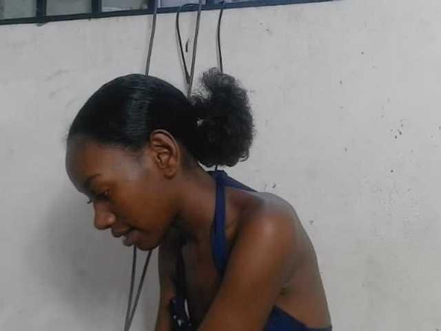 Claudiaah live cam on BongaCams