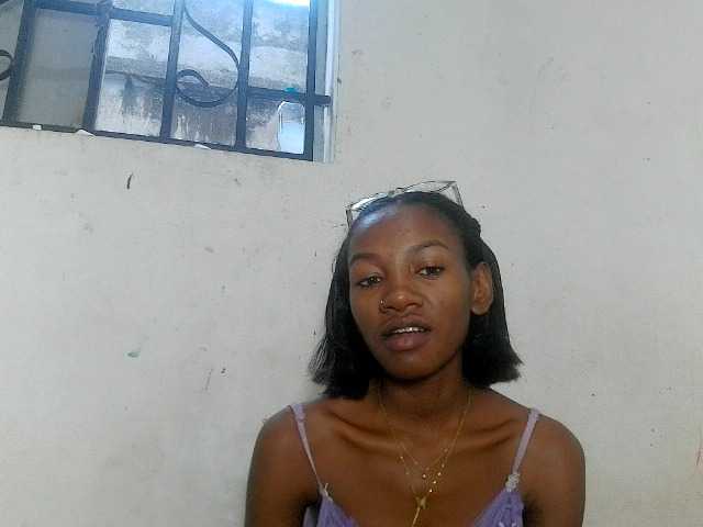 Claudiaah live cam on BongaCams