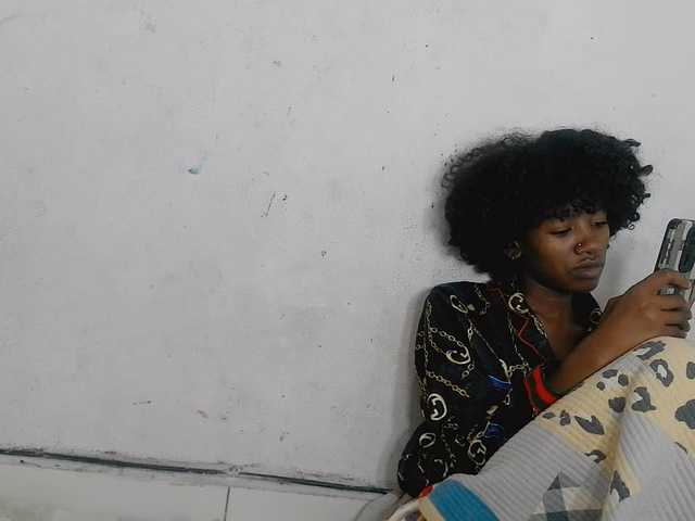 Claudiaah live cam on BongaCams