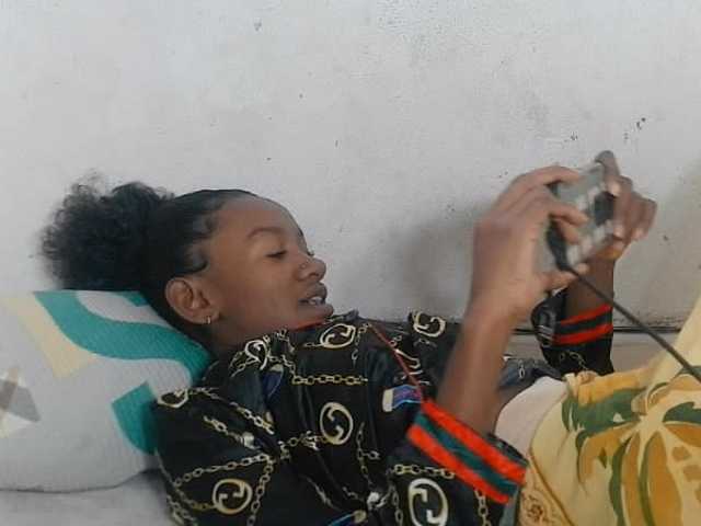 Claudiaah live cam on BongaCams