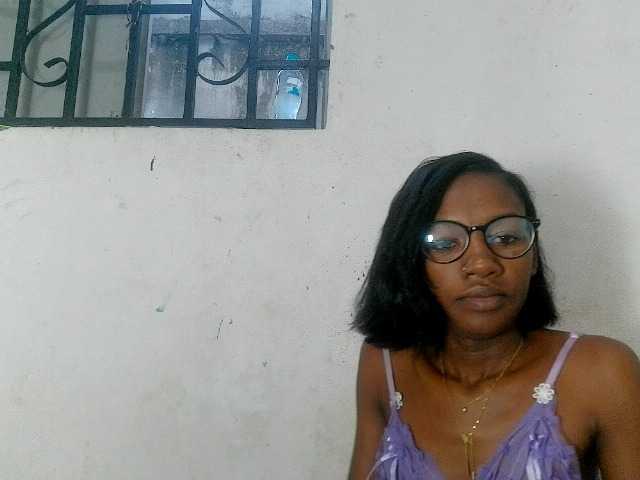 Claudiaah live cam on BongaCams