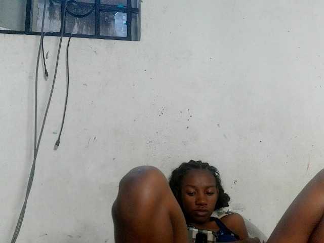 Claudiaah live cam on BongaCams