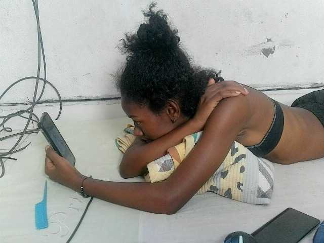 Claudiaah live cam on BongaCams