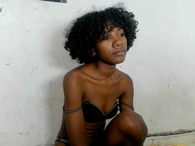 Claudiaah live cam on BongaCams