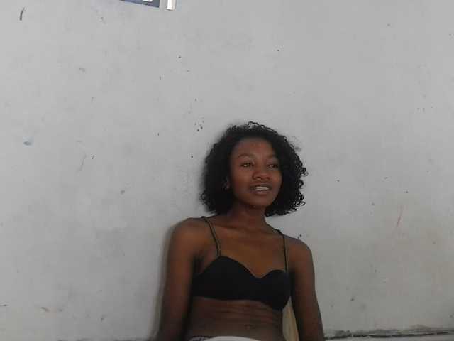Claudiaah live cam on BongaCams