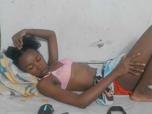 Claudiaah live cam on BongaCams