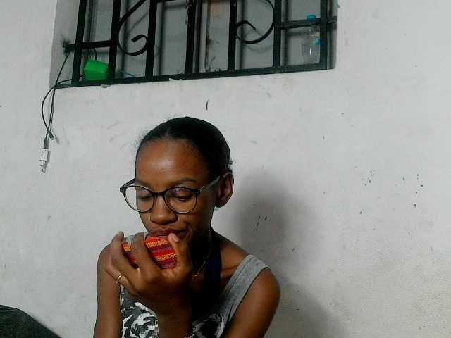 Claudiaah live cam on BongaCams