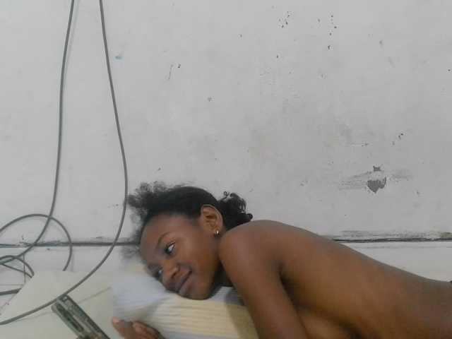 Claudiaah live cam on BongaCams