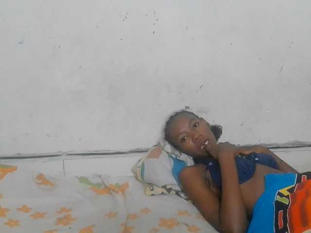 Claudiaah live cam on BongaCams