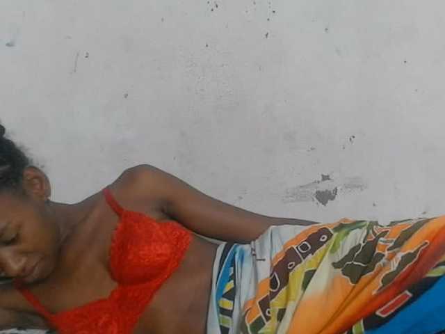 Claudiaah live cam on BongaCams
