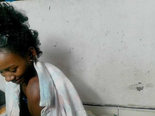 Claudiaah live cam on BongaCams