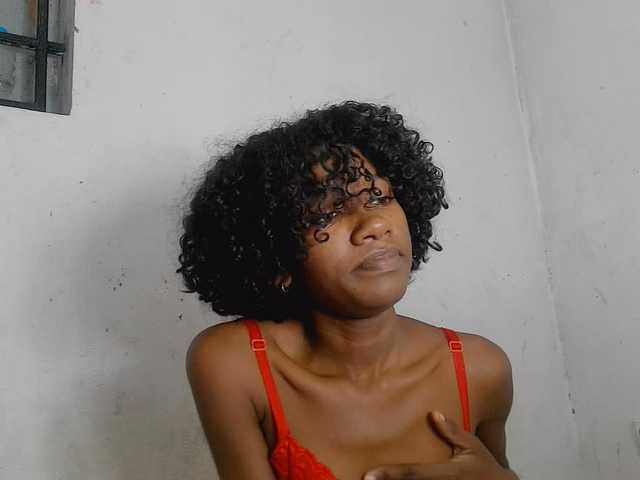 Claudiaah live cam on BongaCams