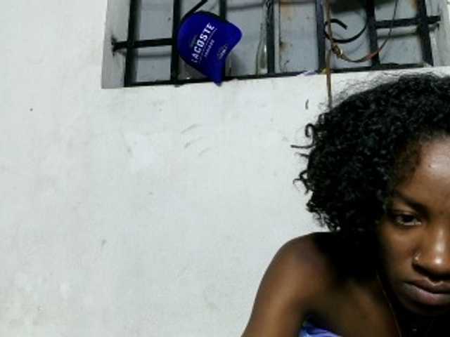 Claudiaah live cam on BongaCams