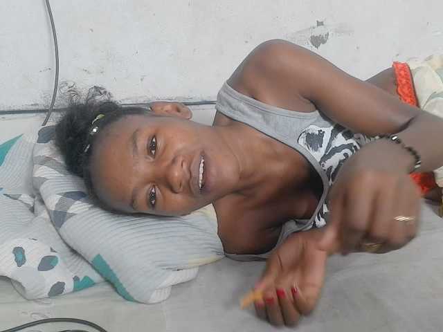 Claudiaah live cam on BongaCams