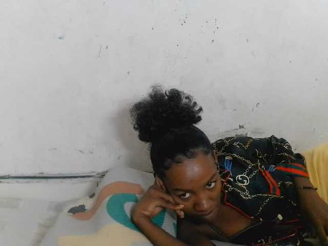 Claudiaah live cam on BongaCams