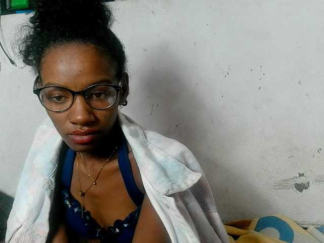 Claudiaah live cam on BongaCams
