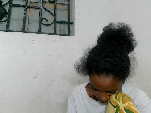 Claudiaah live cam on BongaCams