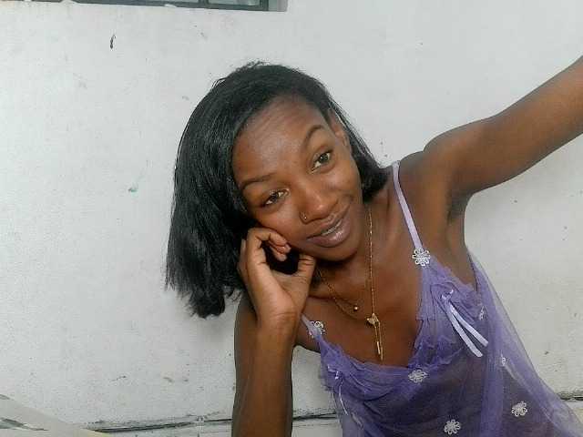 Claudiaah live cam on BongaCams