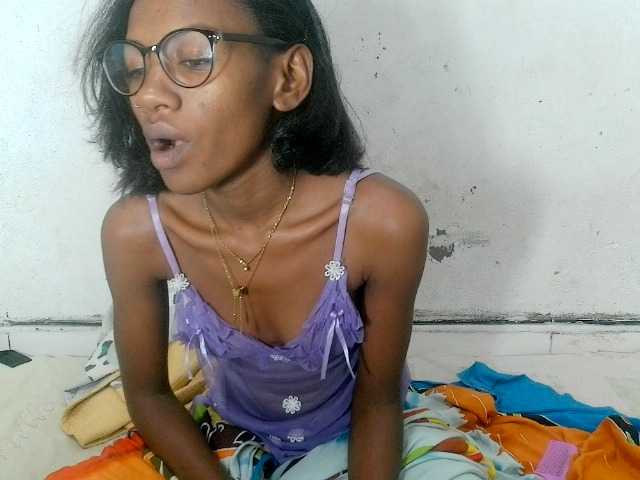 Claudiaah live cam on BongaCams