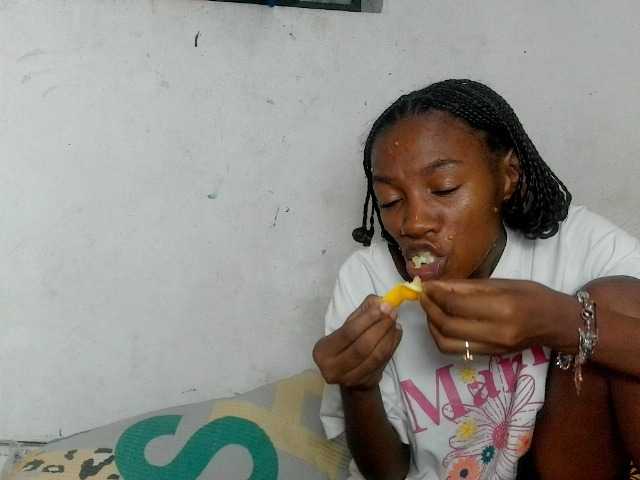 Claudiaah live cam on BongaCams