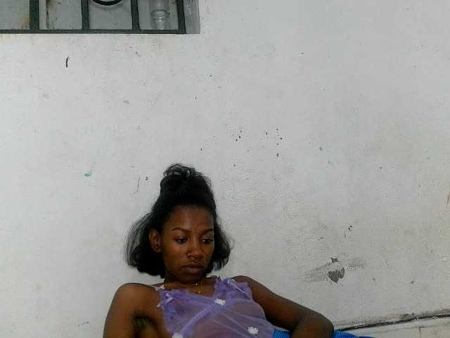 Claudiaah live cam on BongaCams