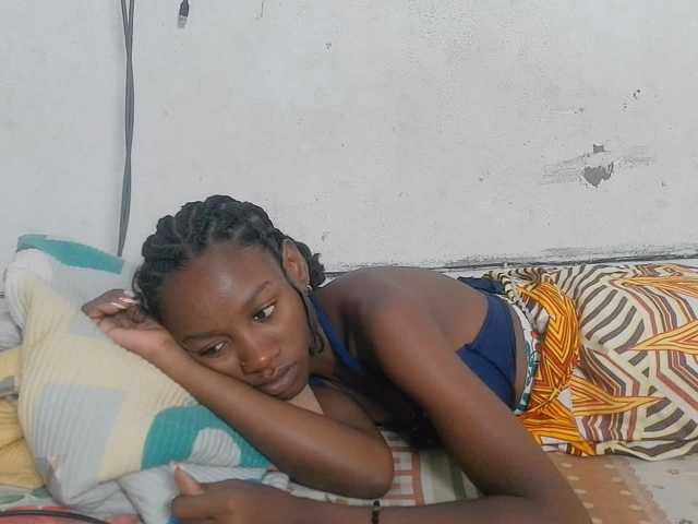 Claudiaah live cam on BongaCams