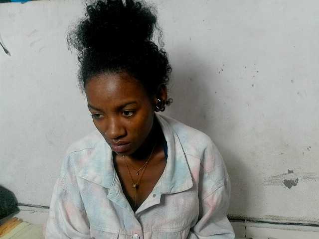 Claudiaah live cam on BongaCams
