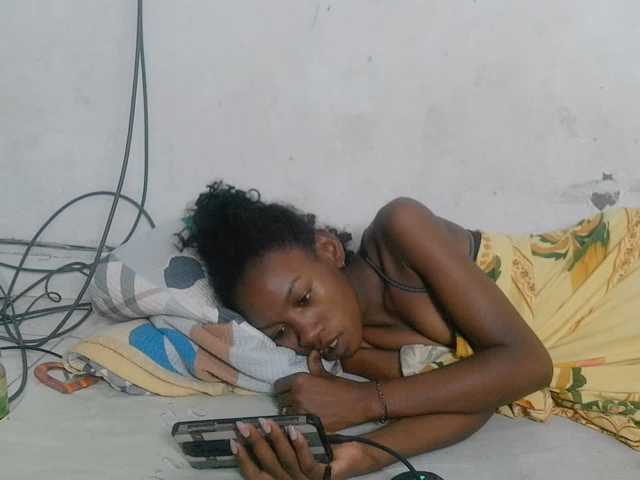 Claudiaah live cam on BongaCams