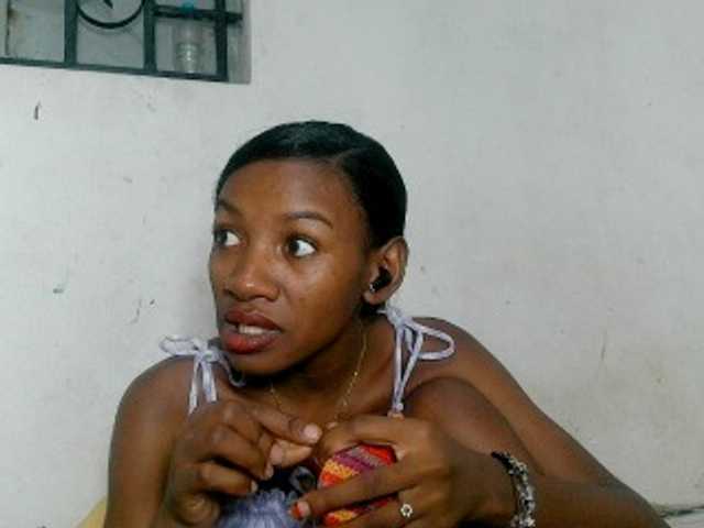 Claudiaah live cam on BongaCams