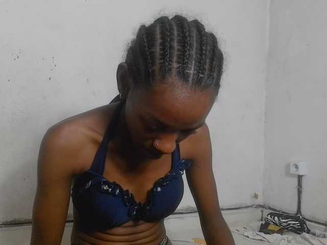Claudiaah live cam on BongaCams