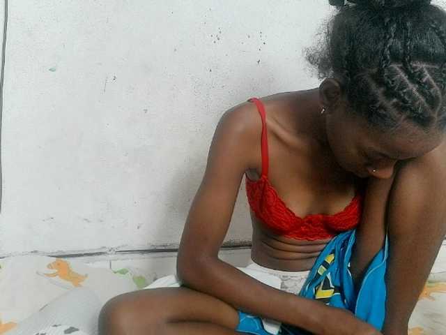 Claudiaah live cam on BongaCams